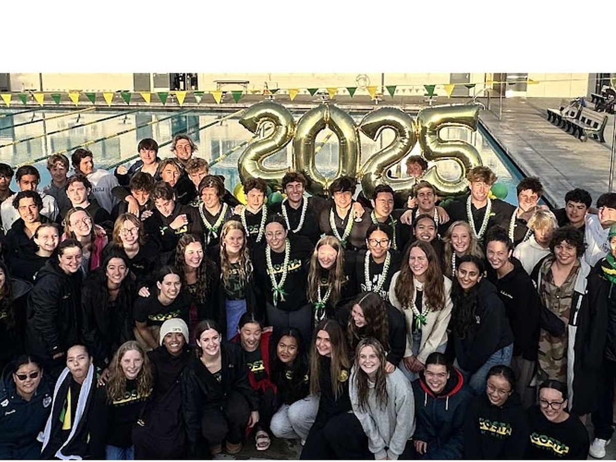 Mira Costa Swim and Dive team